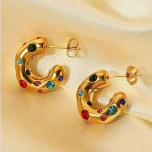 ⭐️❤️❤️FREE Rainbow Rhinestone Crescent Hoop Minimalist Modern Chic Glam Earrings - Picture 3 of 4